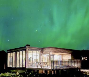 Barstrand House | Nydelig hytte i unike Lofoten i nærheten av Henningsvær!