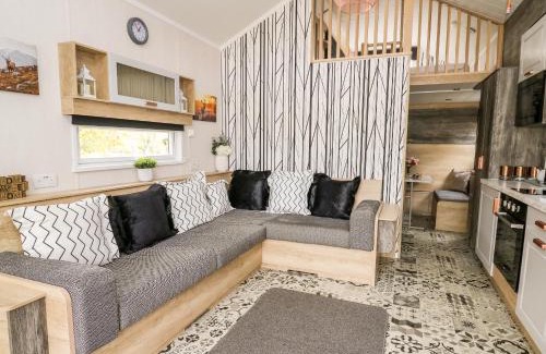 Llandrindod Wells House | Oak Tree View