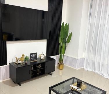 Eastwood Park Apartment | Oasis at the Towers Classy 1 bdroom