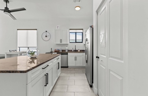 West Park House | Oasis Yard -Pool-Jets-Game Room-BBQ-Relaxing