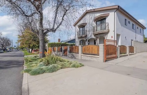 Eagle Rock Apartment | Occidental college