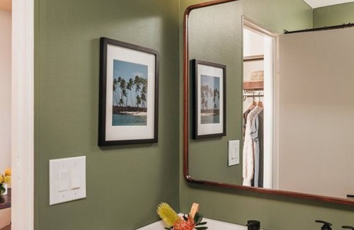 Historic Kailua Village Hotel | Ocean Air, Island Flair: 3 Rooms, Stylish Kona Basecamp for Sun & Adventure