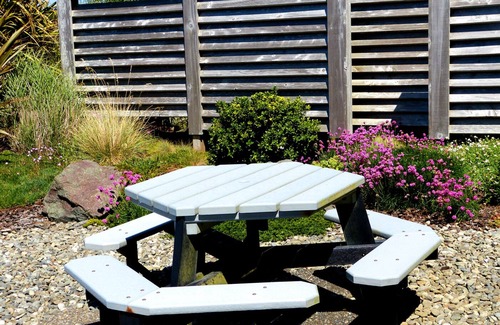 Bandon House | Ocean and Seastack View Townhouse on Coquille Point - 1-wk min
