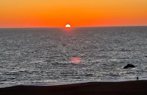 Bodega Bay Villa | Ocean and Sunset Views - Cliff Side Cottage