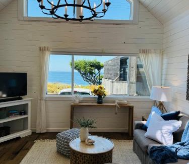 Bodega Bay Villa | Ocean and Sunset Views - Cliff Side Cottage