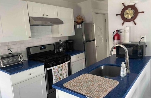 Point Pleasant Beach House | Ocean Ave . Oceanside homen500 feet to the beach and north end of boardwalk