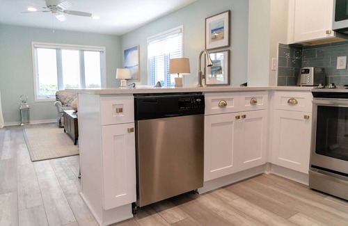 Isle of Palms Condo | "Ocean Breeze" - Almost Ocean Front with Tons of Ocean Views - pool access