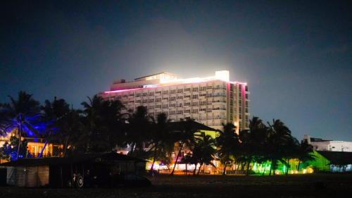 Negombo Apartment | Ocean Breeze Hotel Residencies Luxury Studio Apartment - Negombo