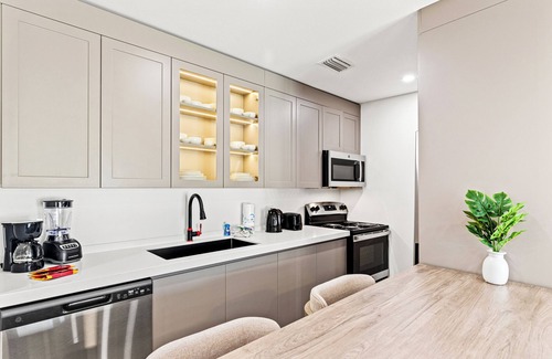 Bel Air Apartment | Ocean Breeze 1B | 1 Bed, 1 Bath
