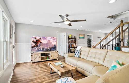 Holden Beach House | Ocean Daze - Sleeps 22, Direct Oceanfront, Renovated May 2022