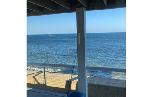 Scituate House | Ocean Dreams, Waves as far as the eyes can see.