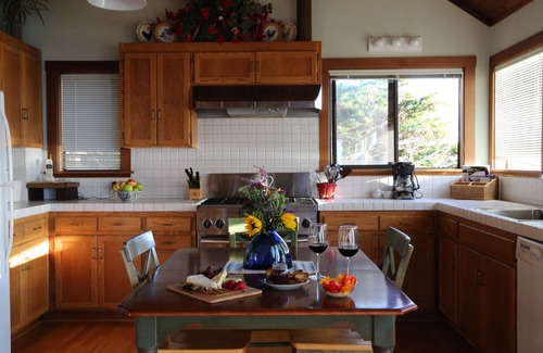 Westport House | Ocean-front Cottage With Magnificent Whitewater Views