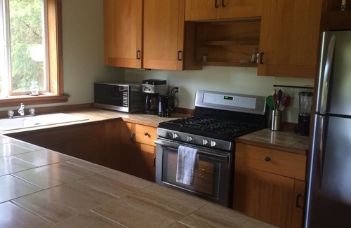 Masset House | OCEAN FRONT SUITE PRIME LOCATION