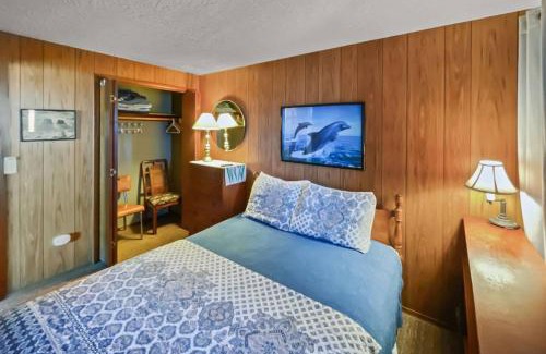 Rockaway Beach House | Ocean's Edge Escape