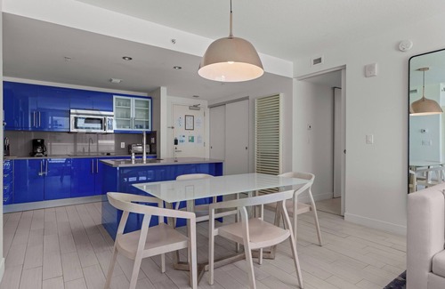 Barrier Island Condo | Ocean View 2BR | Luxury Balcony + Resort Amenities