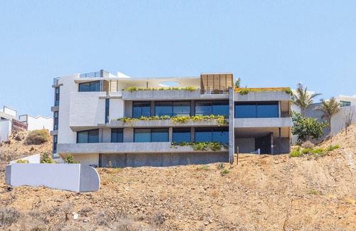 El Pescadero Villa | Ocean-View Architecturally Significant Luxury Villa in Cerritos Area