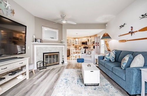 Birch Bay Condo | Ocean view, beautifully remodeled , Free Wi-Fi. Pet friendly. JL 415