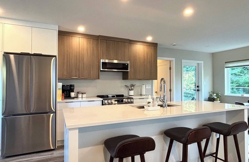 Sliammon House | Ocean View-Hobby Farm-Pets Welcome