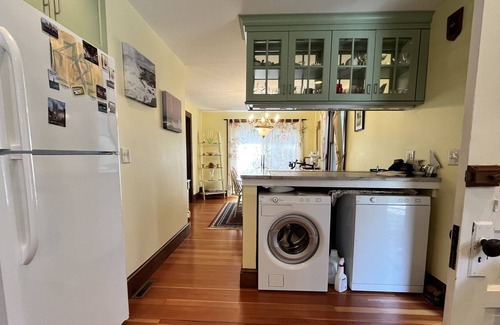 Rye House | Ocean View Property in Quiet Neighborhood at Wallis Sands Beach