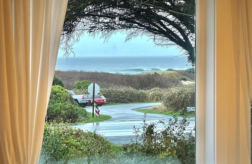 Yachats Apartment | Ocean View Studio Apartment! Perfect for Agate Hunting! Dog Friendly!