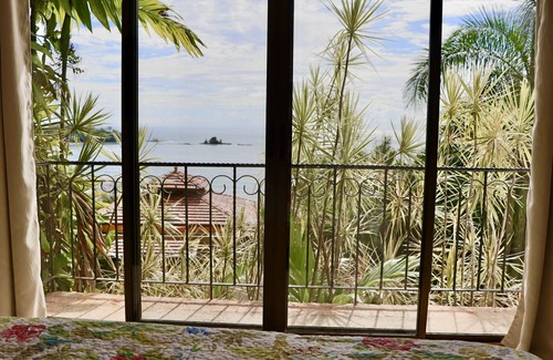 Dominicalito Villa | Ocean View - Villa MarLeta- Infinity Plunge Pool - Two Ensuites - Walk to Beach.