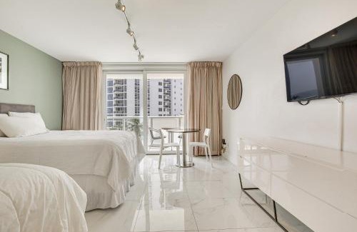 Sunny Isles Beach Apartment | Ocean Views and Resort Perks Sunny Isles Beach Unit