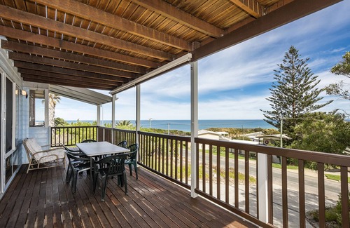 Guilderton House | Ocean Vista - Large modern home with ocean views