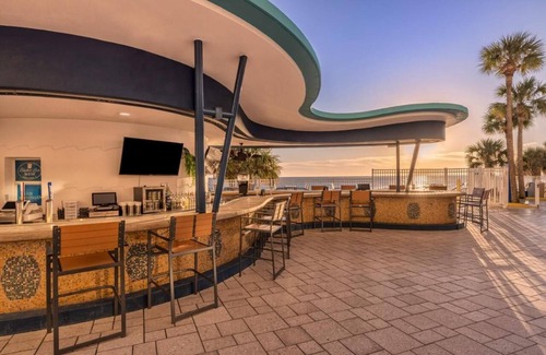 Smith's Memento Resort | Ocean Walk Daytona Beach Get Away
