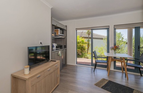 Tairua Apartment | Oceana Paradise, Beautiful 2 bdrm Spacious Amazing Ocean, Beach Views, Private