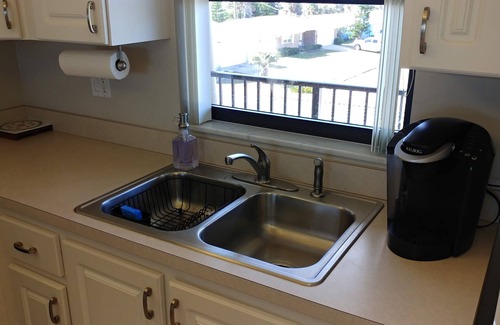 Breakers Condo | Oceanfront 2 bed/2 bath condo, top floor (3rd), fully equipped