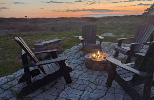 Sunset Beach House | Oceanfront 4 Bedroom Home Great Rates
