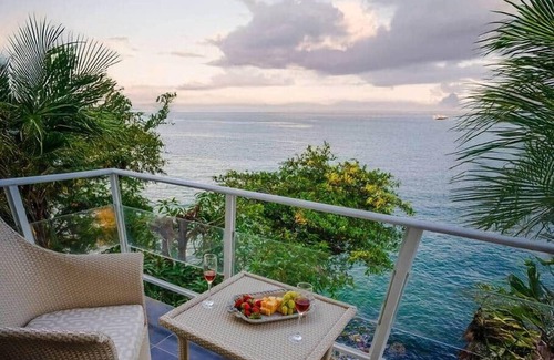Boca de Tomatlan House | Oceanfront 5BR Up to 16 pax