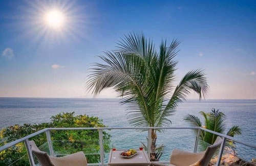 Boca de Tomatlan House | Oceanfront 5BR Up to 16 pax