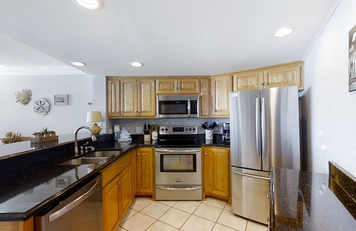 Atlantic Beach Condo | Oceanfront, 5th-Floor Condo with Ocean View, WiFi & Shared Pools/Hot Tub/Gym