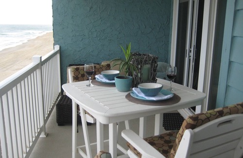 South Nags Head Condo | Oceanfront condo in OBX Fully Renovated 2 Bedroom, 2 Bath Condo On The Beach