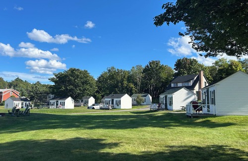 Salsbury Cove Cottage | Oceanfront Cottage at Acadia National Park, Bar Harbor/Beach Comber Cottage