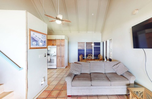 Maunaloa Condo | Oceanfront Cottage on Kepuhi Beach w/Ocean View, WiFi, Laundry & Shared Pool