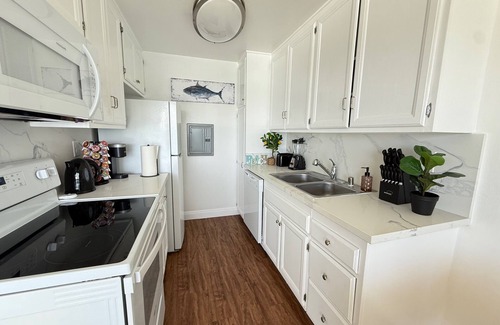 South Redondo Apartment | Oceanfront Getaway - Parking - Stunning Views