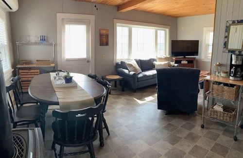 Salisbury Cottage | Oceanfront penthouse with deck and spectacular views!