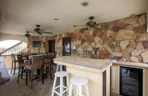 Kill Devil Hills House | OCEANFRONT, Pool, H Tub, Theater Rm, Rec Rm, Prvt Beach access, KD1613, Paradise VI