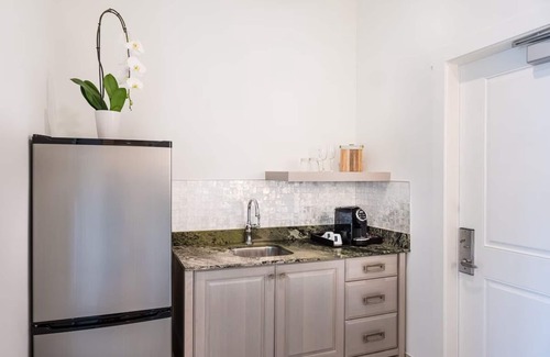Islamorada Hotel | Oceanfront Property w/Outdoor Pools, Pets Allowed, Free Parking Onsite