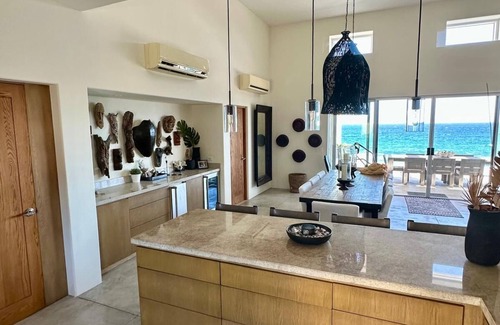 Vinorama Villa | Oceanfront secluded Infinity Pool and Whale Watching surfing Paradise