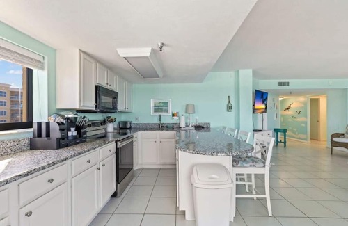 Daytona Beach Shores Apartment | Oceanfront Penthouse! Pool, Hot Tub, Beach Access