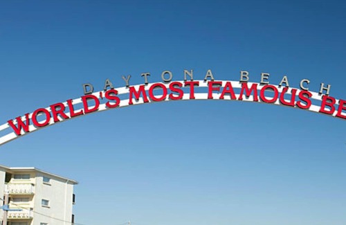 Daytona Beach Resort | OCEANFRONT FANTASY ISLAND II 7 NIGHTS 2-28,3-7 2025 1BDRM DAYTONA BIKE WEEK