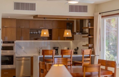 La Paz Villa | Oceanfront Villa with Access to 2 Beach Clubs