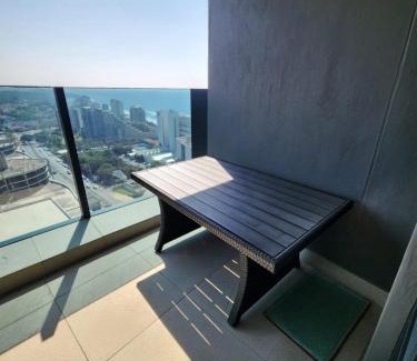 Umhlanga Apartment | Oceans Apartments Balcony Suites in the Radisson Blu Hotel Building Tower,Durban,Umhlanga