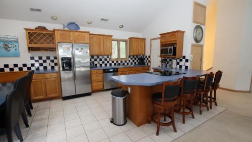 Corolla Light House | Oceanside, Community Pools, Community Tennis, Hot Tub, 13, Tree Tops
