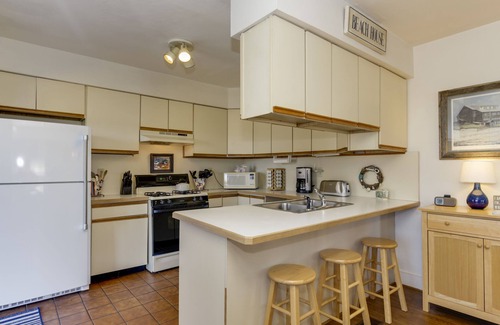 Northeast Virginia Beach House | Oceanside Condo, 4 Bedrooms + Convertible bed(s), 3 Baths, (Sleeps 10)