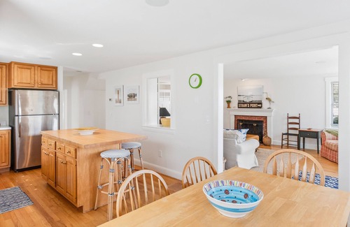 Rye House | Oceanside! Listen to the waves! Labor Day week Avail! Great week at Beach!