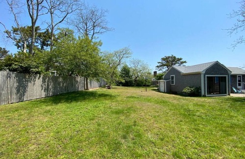 West Harwich Cottage | Oceanview 3BR cottage across from Pleasant Beach!